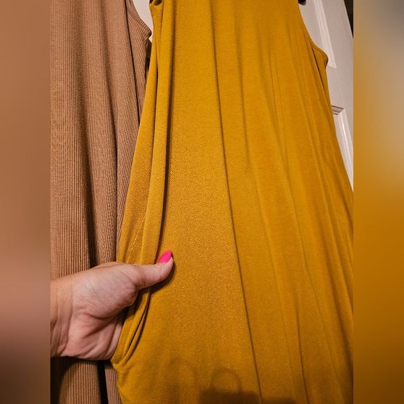 Time and Tru Mustard Top - Picture 3 of 7